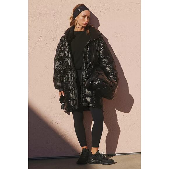 NWT Free People FP MOVEMENT Patricia Packable Poncho Puffer Jacket $248 XS Black - Picture 1 of 8